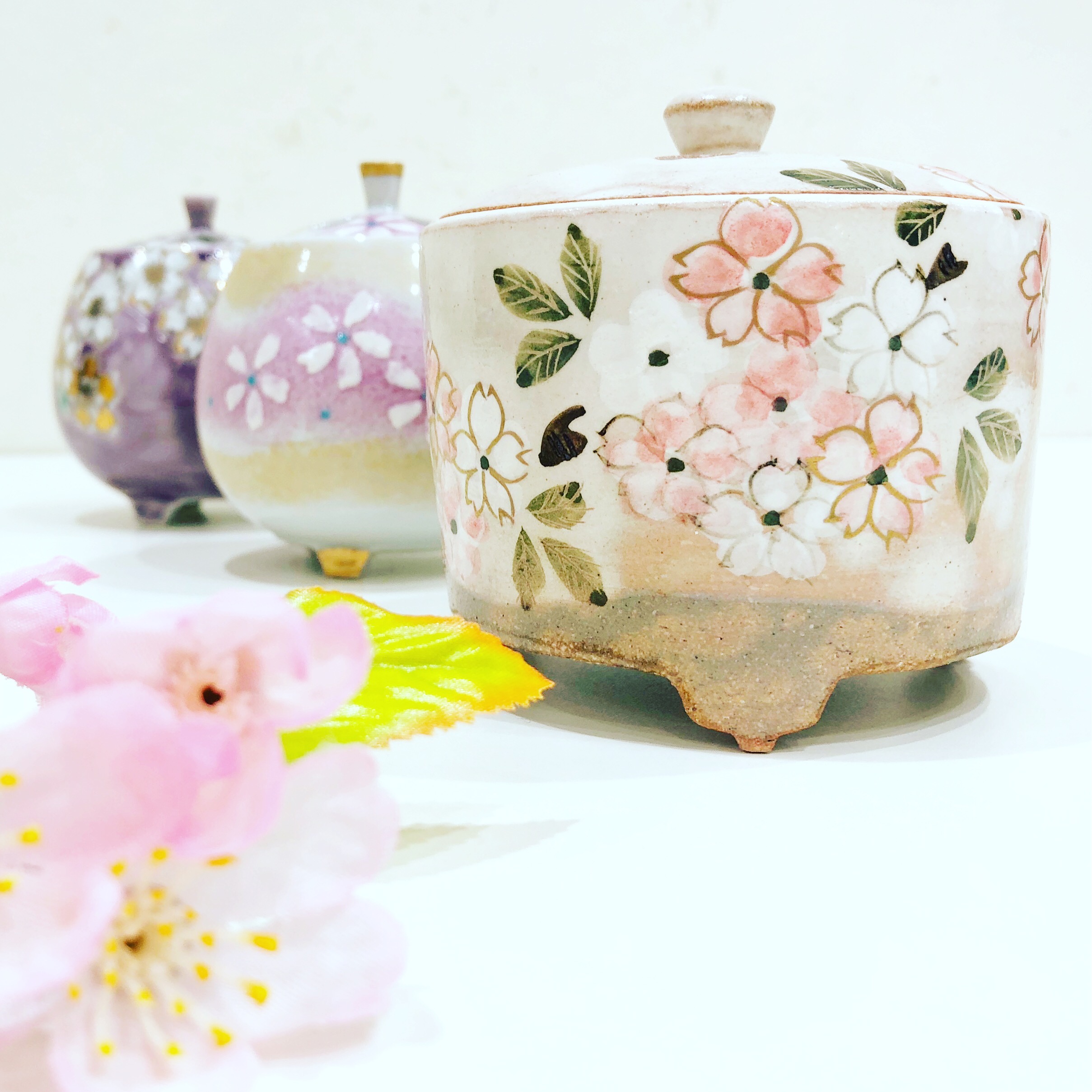 【香源 上野桜木店】桜の香りと桜模様が入った香炉を使って、春の到来を愉しみませんか？
