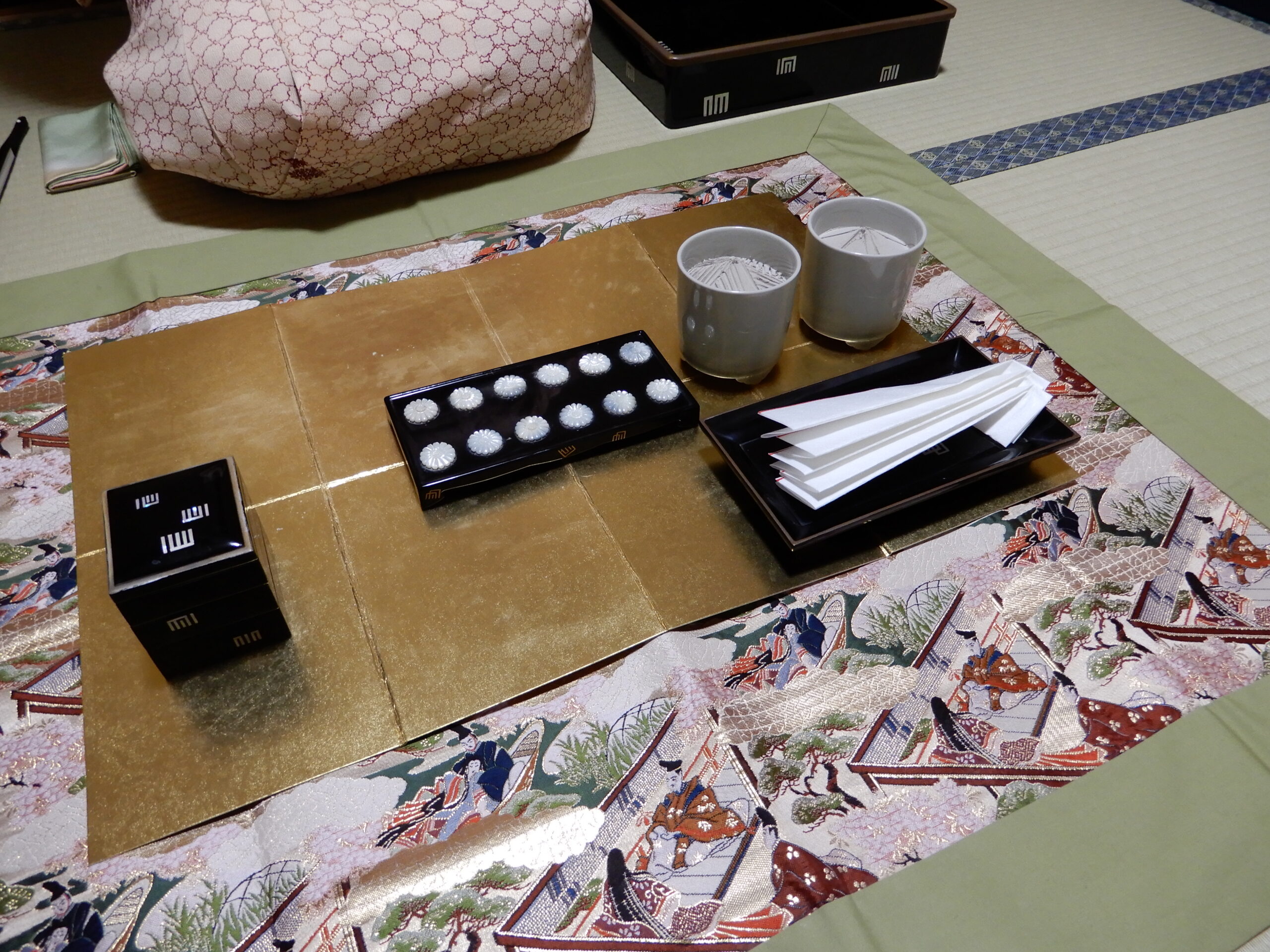 【香源 上野桜木店】初めて体験する香遊び。伽羅から佐曽羅（白檀）、香木の真の香り存分に愉しませていただきました。
