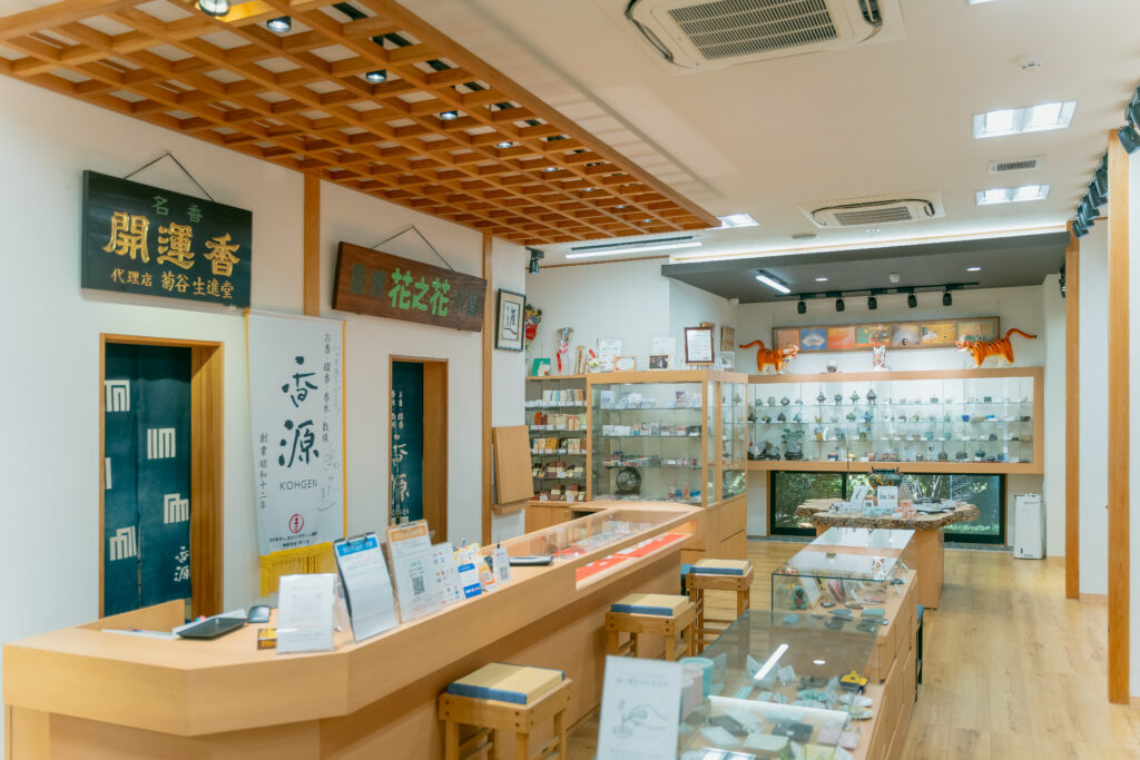 お香専門店店内