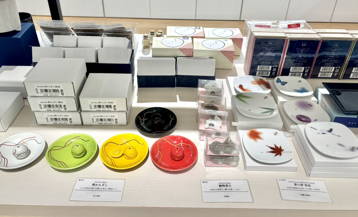 香源　京都烏丸五条店　匂い袋　塗香　香立　店内01