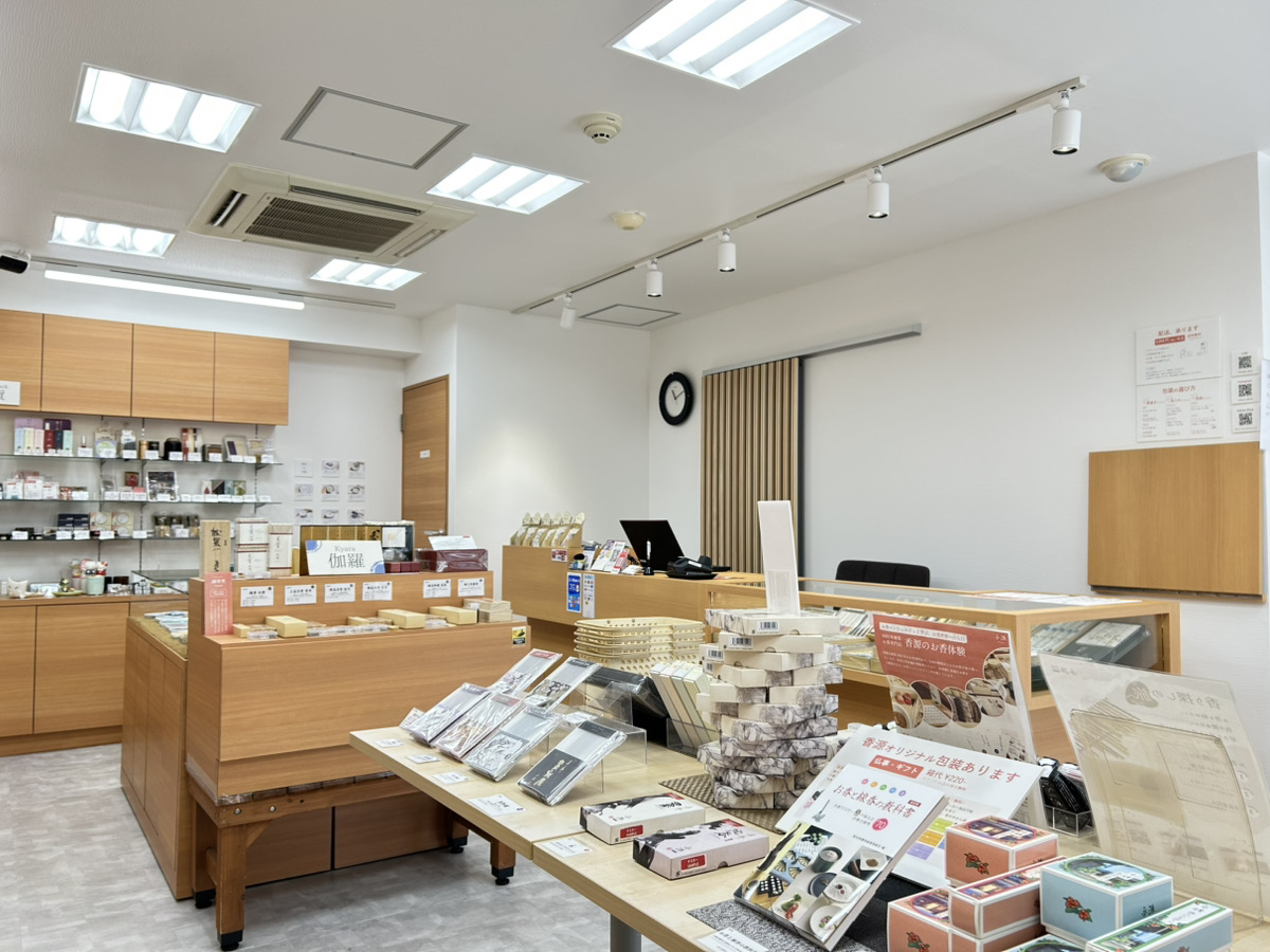 銀座店　リニューアル　店舗　店内　写真