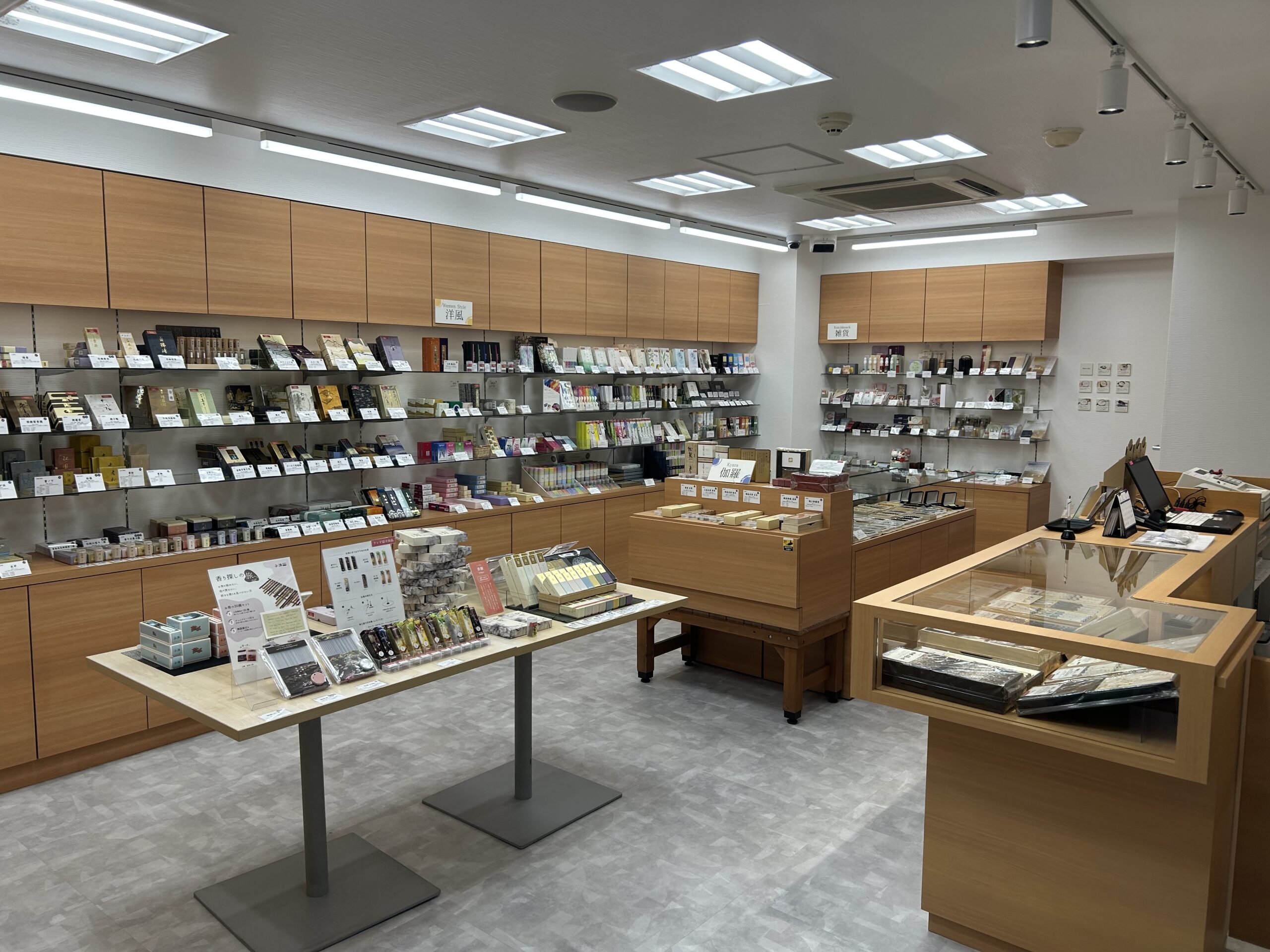 香源　銀座本店　お香　店内01